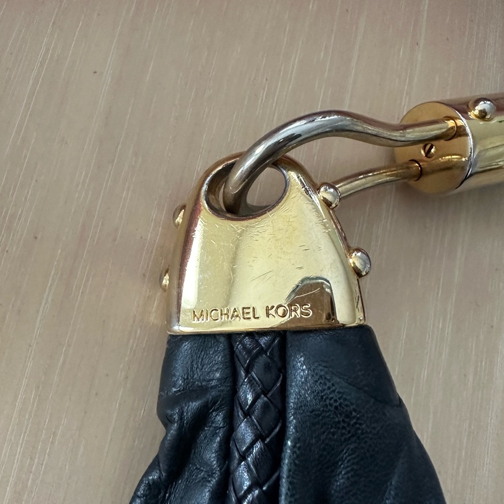 EUC Michael Kors Shoulder Bag - Picture 2 of 6